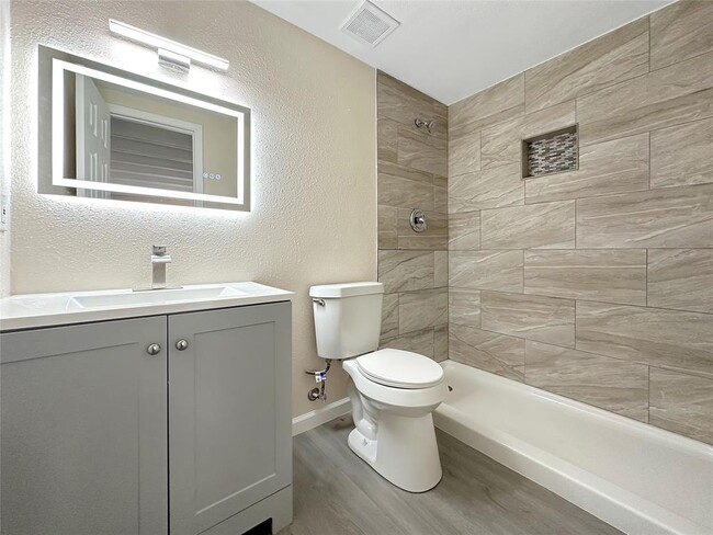 Photo - 5920 Lago Vista Way Unit C-23