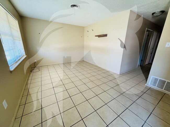 Photo - "Charming 4-Bed Oasis on NW Hoover Ave, La...