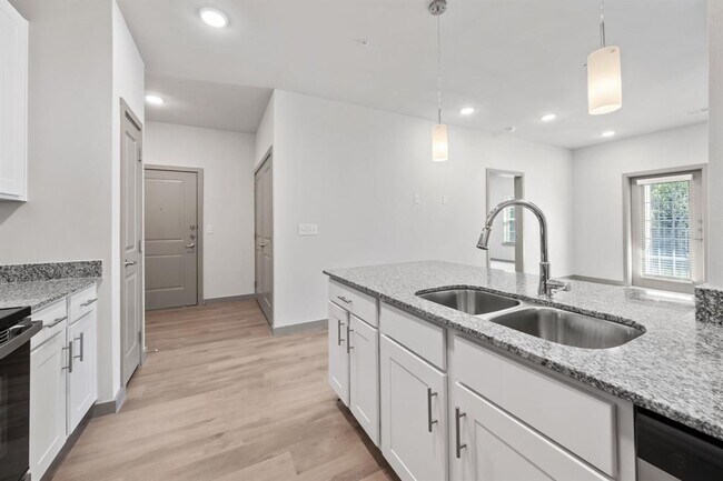 Photo - 691 Union Chapel Rd Unidad S1