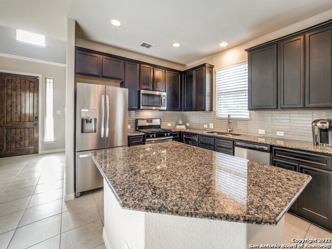 Photo - 4 Bedroom/3.5 Bathroom Alamo Ranch