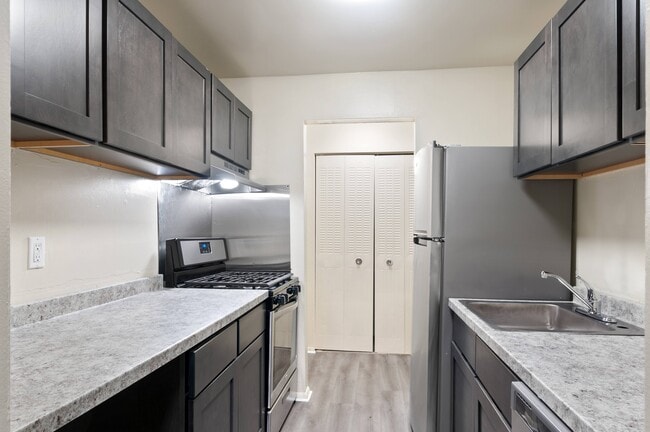 Photo - Pebble Hill Apartments