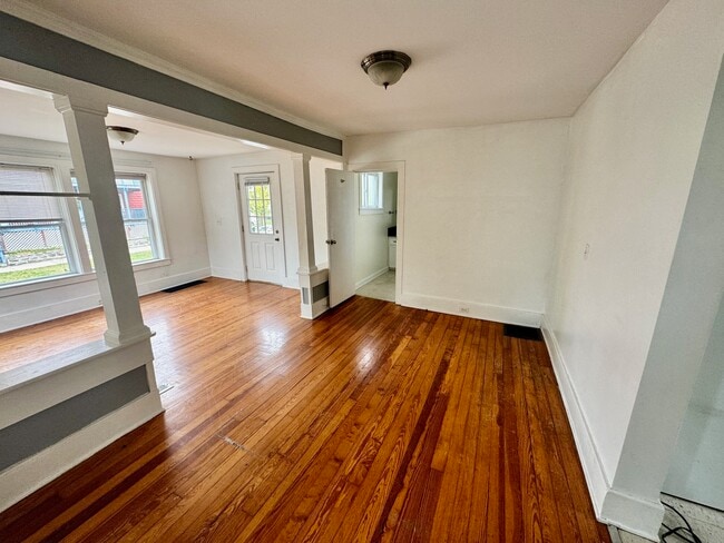 Photo - 12 Fairbanks St NE