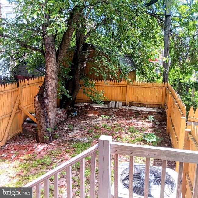 Photo - 804 N Front St