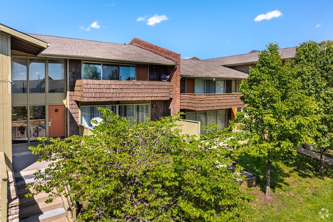 Photo - Villa Park Apartments