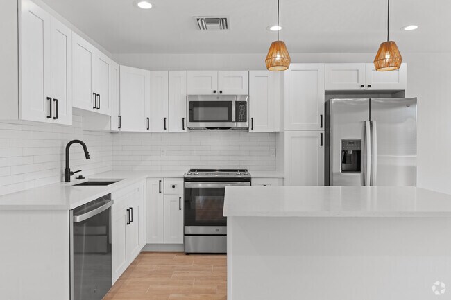 1BR, 1BA - 600SF - Kitchen - The Cove Apartments