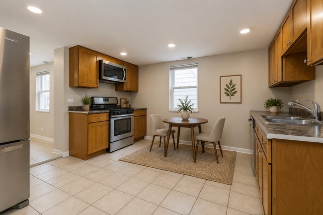 Photo - 1840 W Huron St Unit 2
