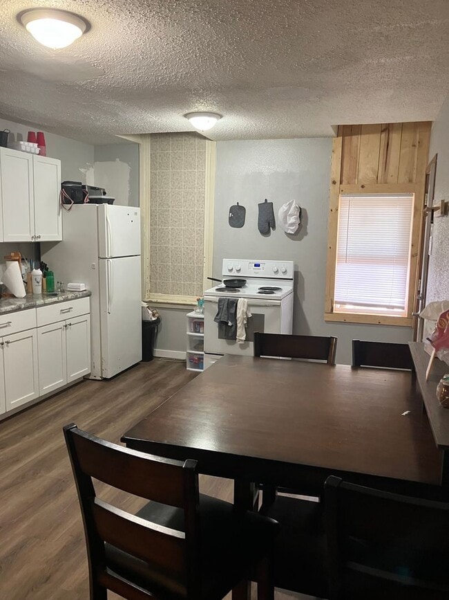 Photo - 1208 State St Unit 1212