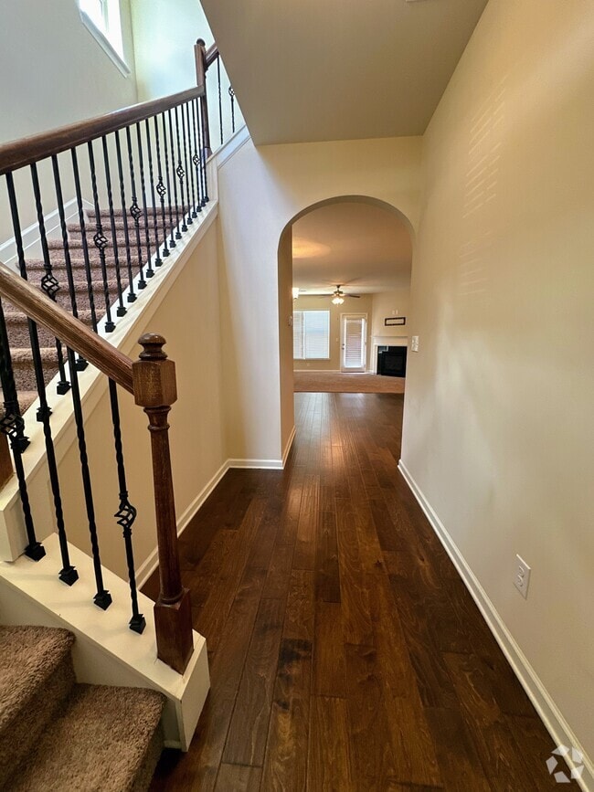 Building Photo - 330 Emporia Loop Rental