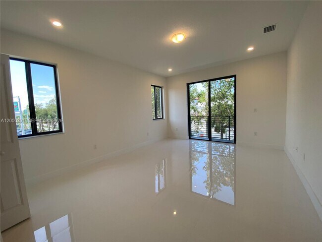 Photo - 2434 SW 145th Pl