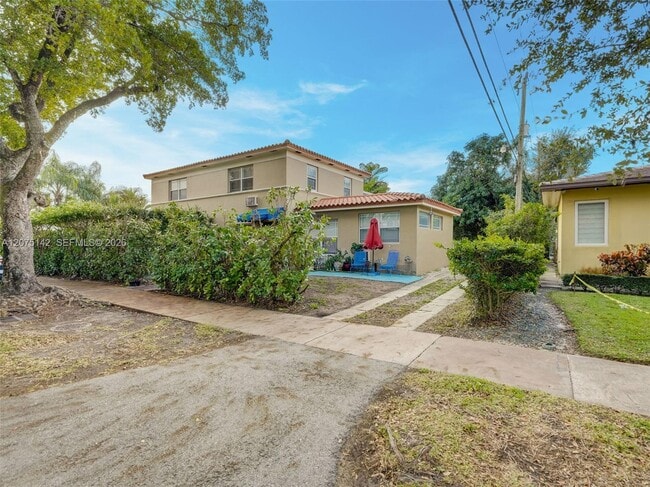 Building Photo - 400 Cadima Ave