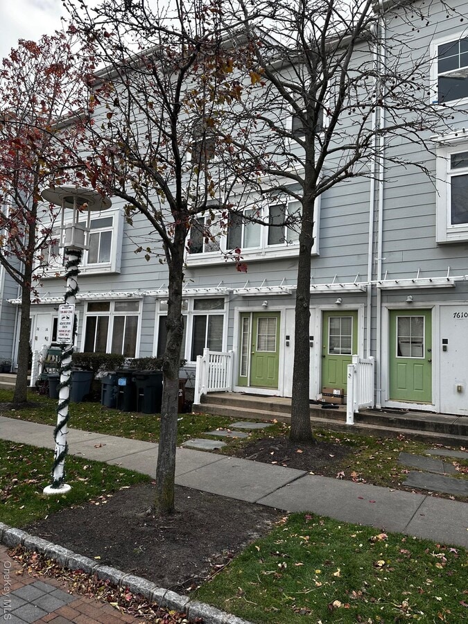 Photo - 76-12 Aquatic Dr Unidad 2