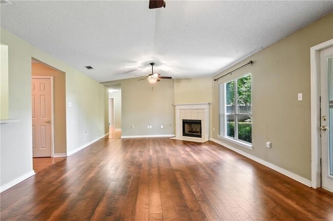 Photo - 1044 Breckenridge Dr