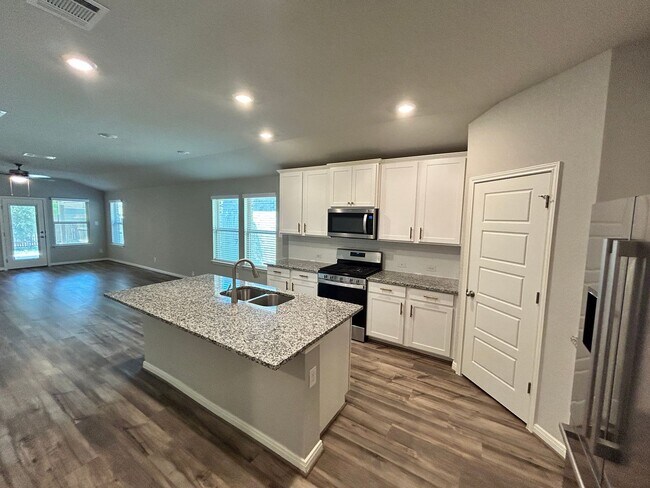 Photo - Contemporary 4-bedroom, 3-bathroom