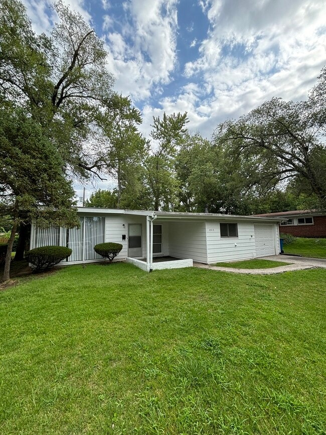 Building Photo - 8313 Woodhurst Dr Rental