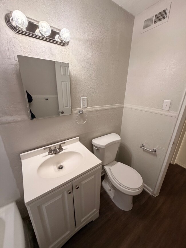 Photo - 1613 Washington Blvd