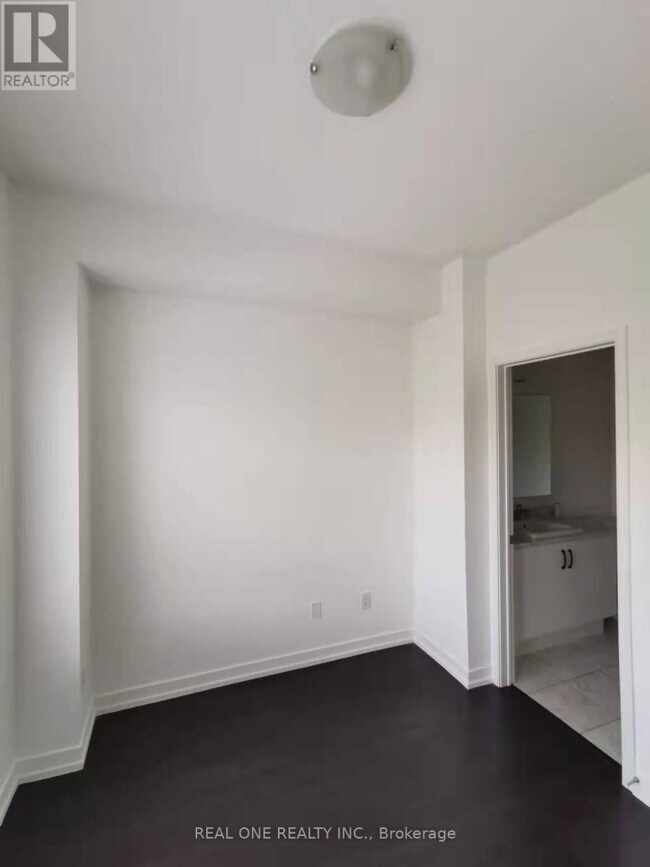 Photo - 209 Harding Park St