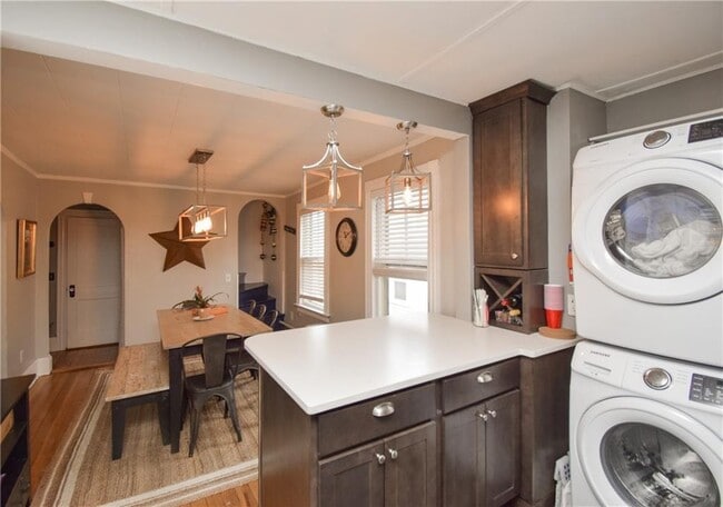Photo - 16 Vaughan Ave Unit 2