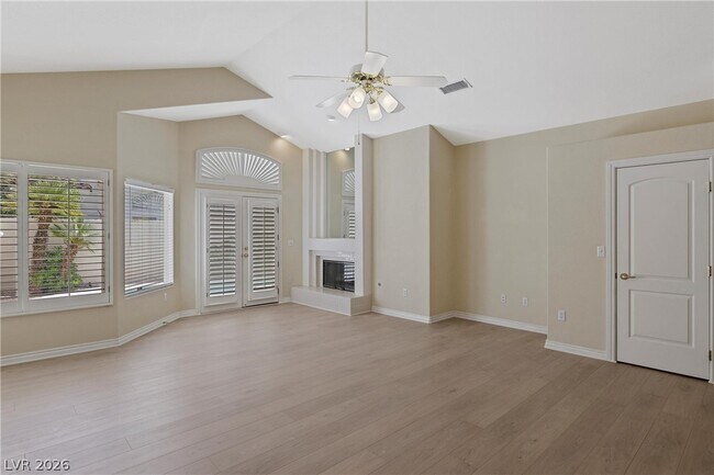 8133 Horizon Lake Dr