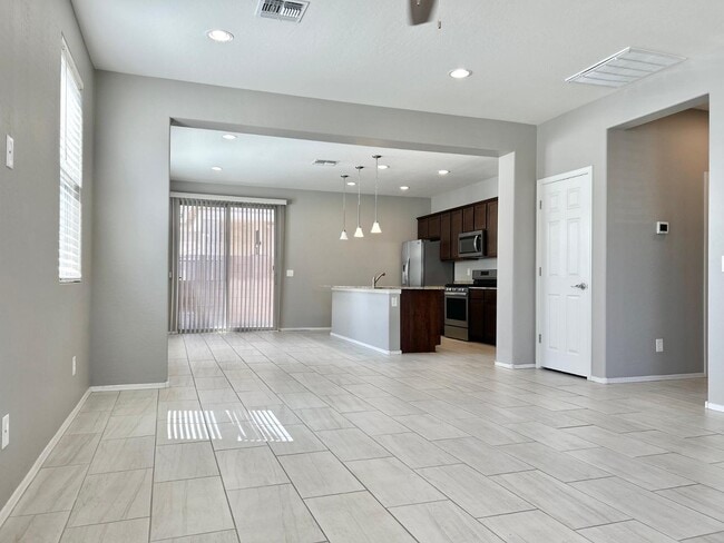 Photo - 152 N 56th Pl