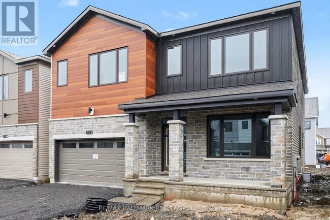 Photo - 122 Viburnum Ter