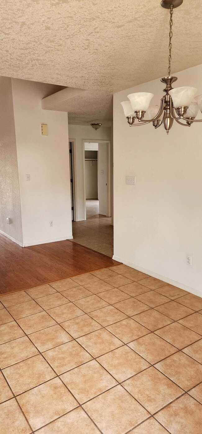 Photo - 7109 Tourmaline Rd NE