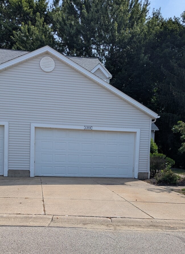Building Photo - 1359 Meadow Run Rental