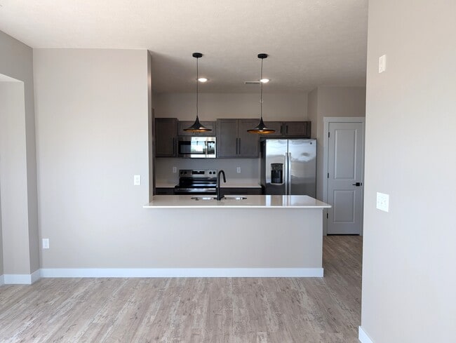 The Bennet 03 - Elm 26 Apartments