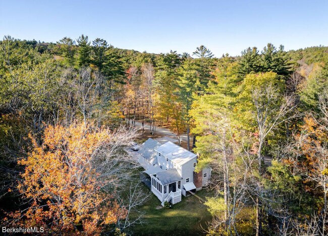 Photo - 230 Middle Rd