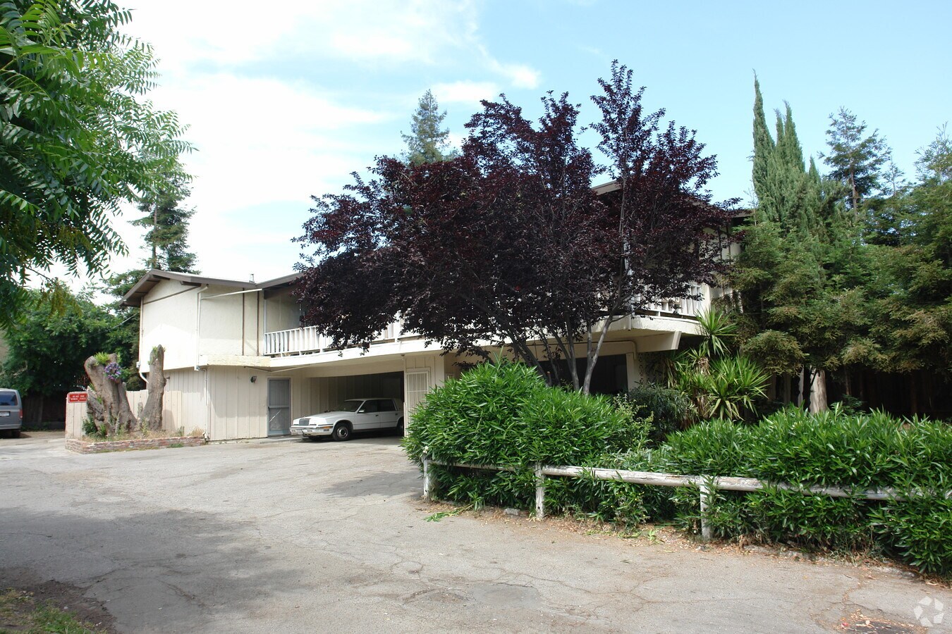 5545 Clovercrest Drive - 5545 Clovercrest Drive