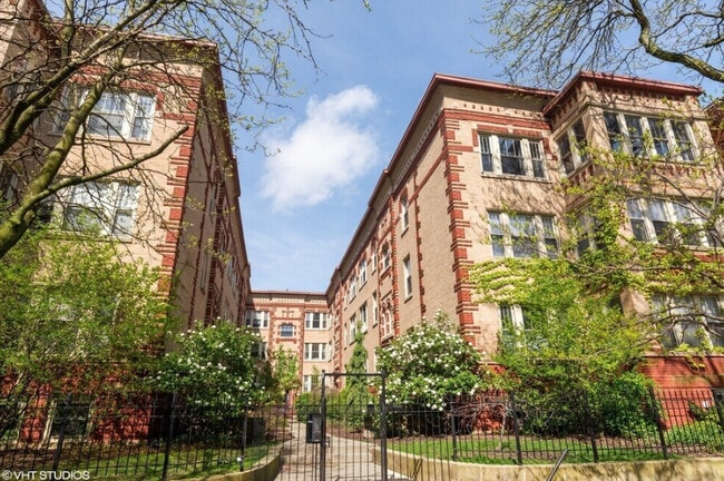 Building Photo - 5340 N Winthrop Ave Unit 2s