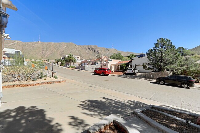 Photo - 4717 Excalibur Dr