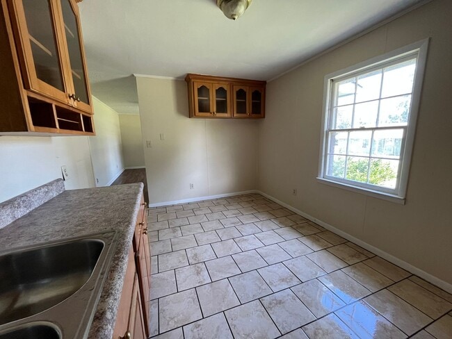 Photo - 10 Glenda Dr Unit Apt B