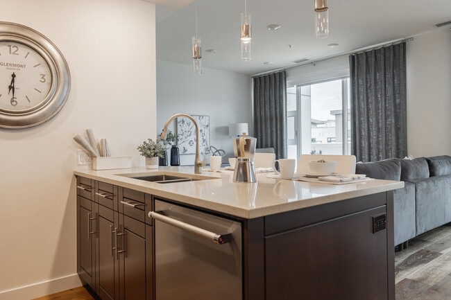 Photo - 61 Festival Way