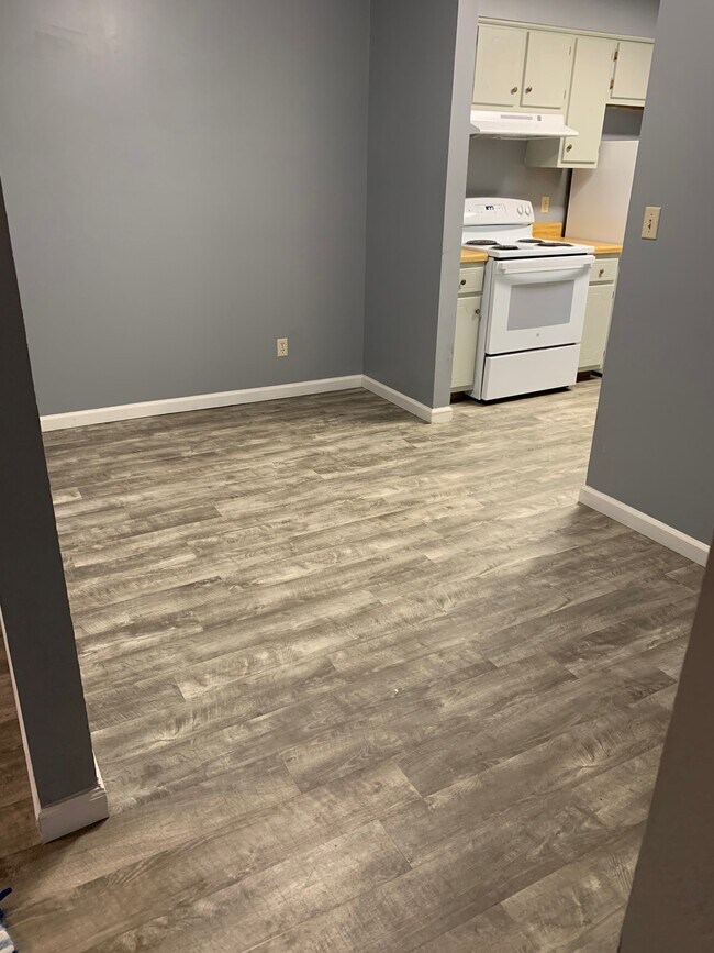 Photo - 103 Hines Blvd