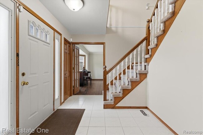 Photo - 720 Essex Dr
