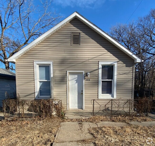 Building Photo - 2Bedroom/1Bath Home