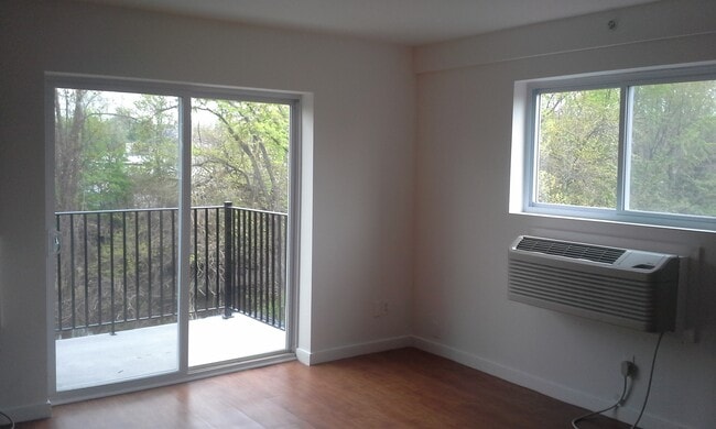Photo - 1120 Eddystone Ave Unit 301