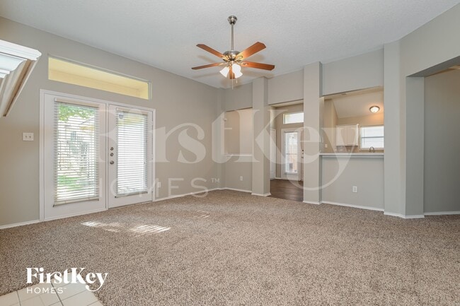 Photo - 925 Parkwood Trail