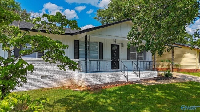 Photo - 629 Dawson Terrace NW