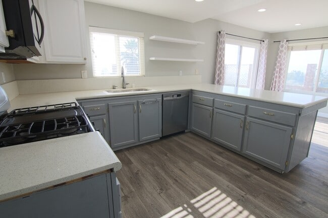 Photo - 1662 Point Loma Ct