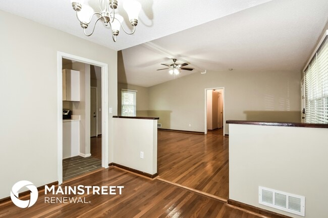 Photo - 3825 Donald Rd SW