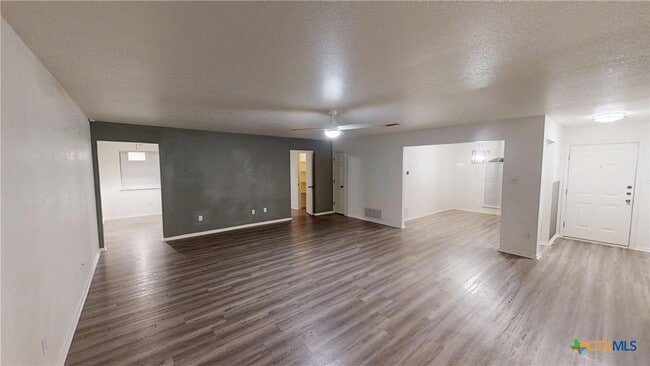 Photo - 212 Sims Ridge Dr