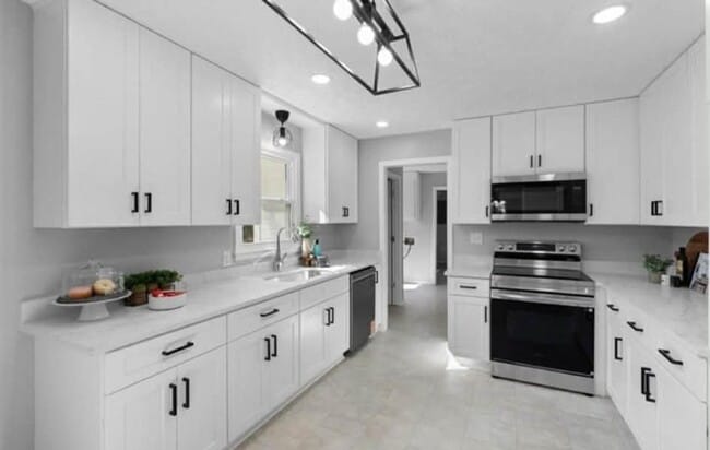 Photo - 11 Ridgeview Dr SE