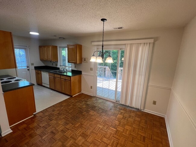 Photo - 2319 Oak Leigh Dr