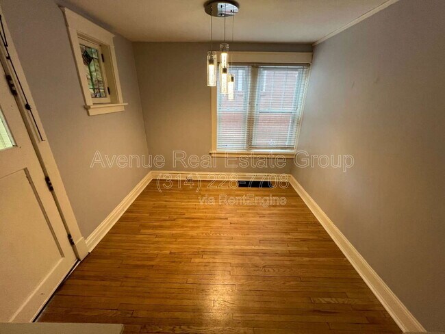 Photo - 6553 Scanlan Ave