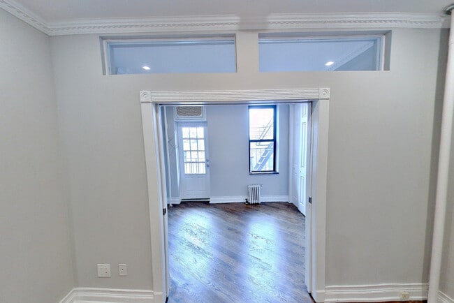 Photo - 279 E 10th St Apartamento Unidad 9
