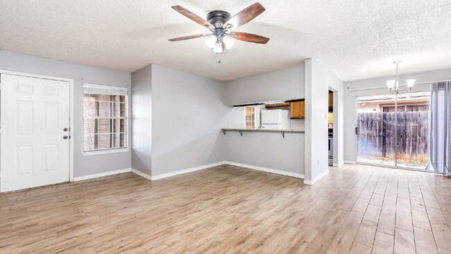 Photo - 5204 Gawain Dr