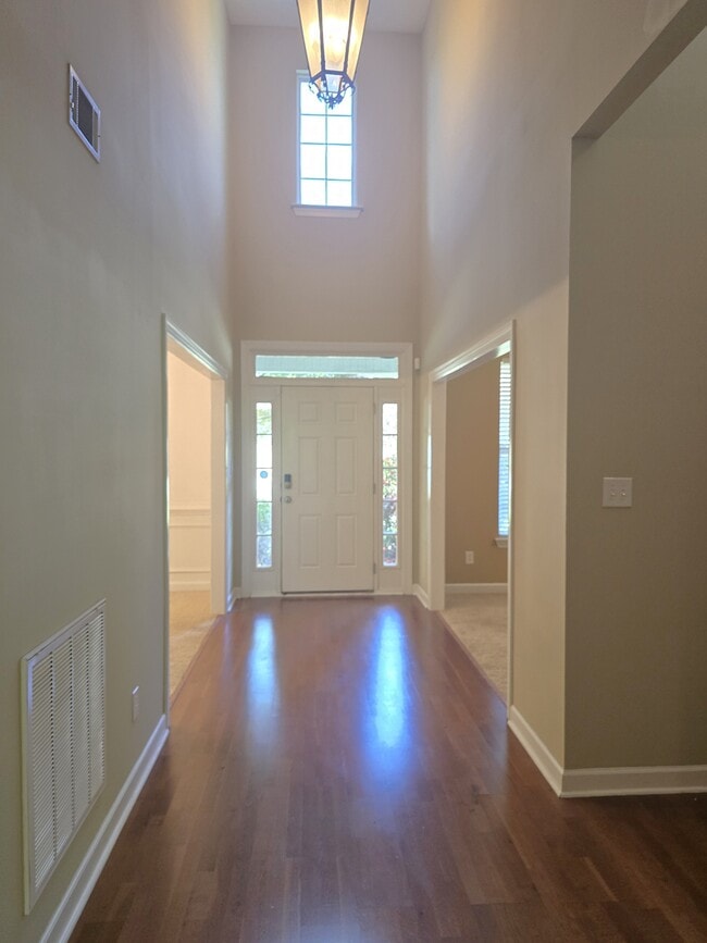 Photo - 932-p932 Windmill Pkwy