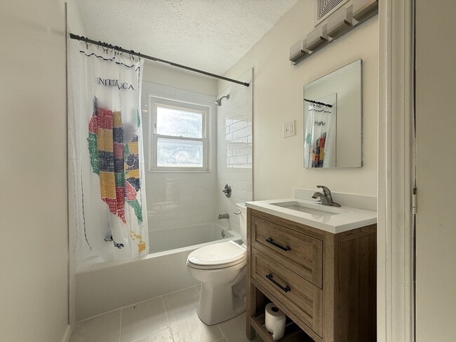 Photo - 814 Taylor St