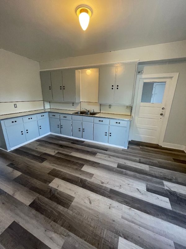 Photo - 10549 Main St